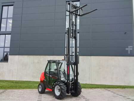 Geländestapler 2024  Manitou MC 30-4 D K ST5 S1 (9)