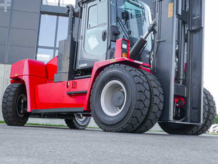 Carrelli elevatori diesel 2023  Kalmar DCG 100-12 (9)