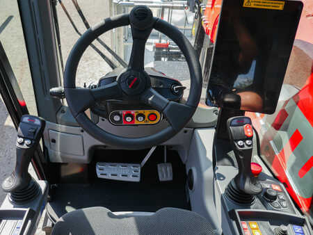 Sollevatori telescopici rotativi 2023  Manitou MRT 2260 (6)