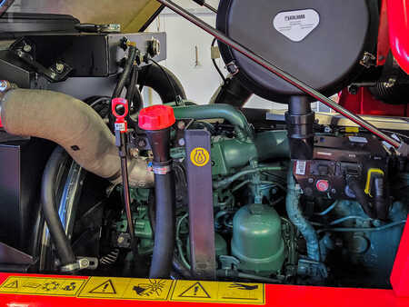 Carrelli elevatori diesel 2024  Kalmar DCG 250-12 (8)