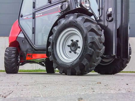 Terepjáró targonca 2024  Manitou MC 30-4 (10)
