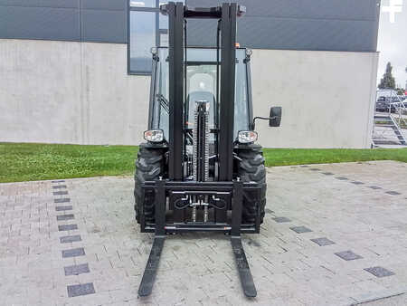 Terepjáró targonca 2024  Manitou MC 30-4 (2)