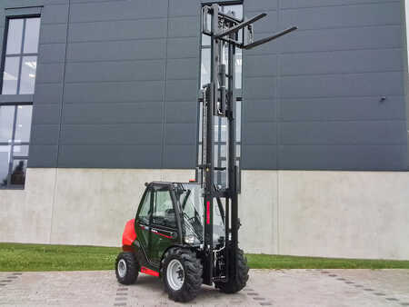 Terepjáró targonca 2024  Manitou MC 30-4 (9)