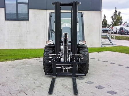 Wózek terenowy 2024  Manitou MC 25-4 (2)