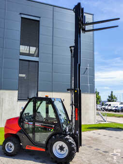 Terepjáró targonca 2024  Manitou MC 30-4 (9)