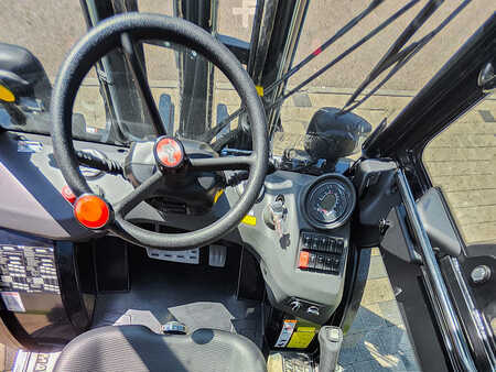 Terepjáró targonca 2024  Manitou MC 30-4 (6)