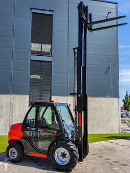Terepjáró targonca 2024  Manitou MC 30-4 (8)