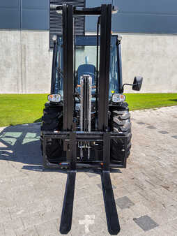 Terepjáró targonca 2024  Manitou MC 30-4 (2)