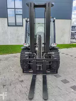Ruwterreinheftrucks 2024  Manitou MSI 35D ST5 S1 (1)