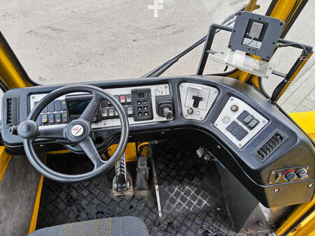 Tow Tugs 2015  Terberg YT 222 (6)