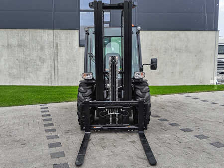 Terrenggående gaffeltruck 2024  Manitou MC 30-4 (7)