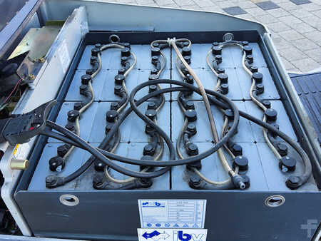 Chariots électriques à 3 roues 2007  TCM FTB 18-7 (8)