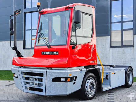 Chariots tracteurs 2023  Terberg YT 223 (1)