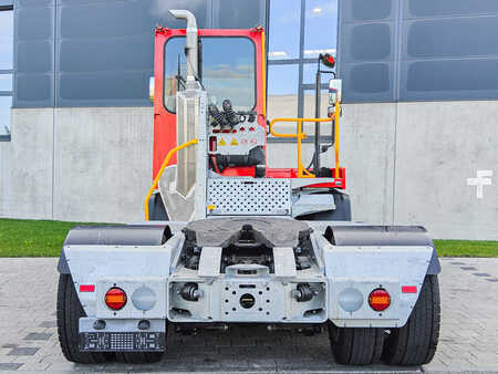 Chariots tracteurs 2023  Terberg YT 223 (4)