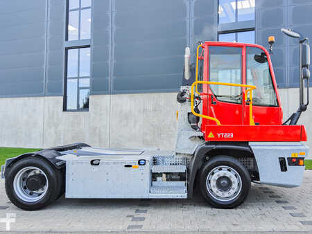Chariots tracteurs 2023  Terberg YT 223 (5)