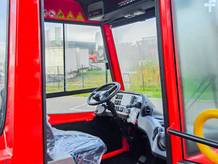 Chariots tracteurs 2023  Terberg YT 223 (7)