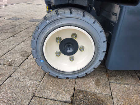 4-Vejs truck 2025  Combilift CBE 3000 (1)