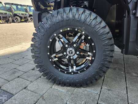 Traktor 2025  John Deere Gator XUV875M (1)