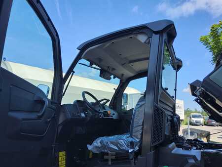 Traktor 2025  John Deere Gator XUV875M (5)