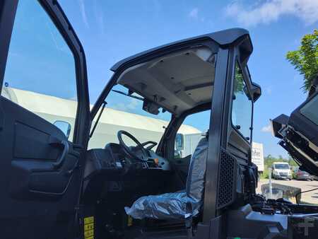 Rebocador 2025  John Deere Gator XUV875M (4)