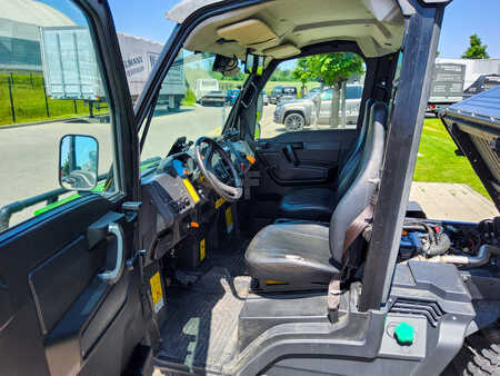 Tahač 2017  John Deere Gator XUV865M (6)