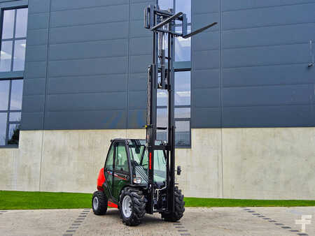 Geländestapler  Manitou MC 30-4 (10)