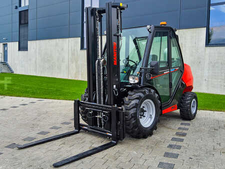 Geländestapler  Manitou MC 30-4 (2)