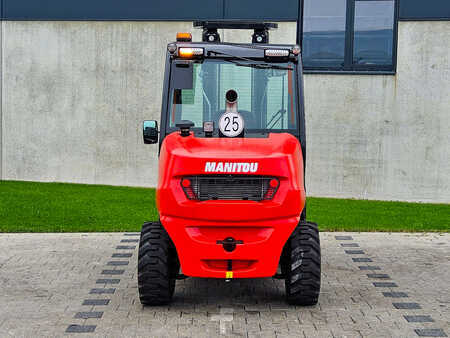 Geländestapler  Manitou MC 30-4 (4)