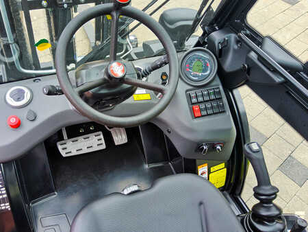 Geländestapler  Manitou MC 30-4 (7)