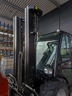 Geländestapler  Manitou MC 30-4 (2)