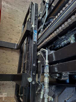 Geländestapler  Manitou MC 30-4 (3)