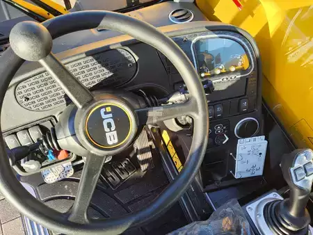 Manipulador fijo 2026  JCB 540-200 (7)