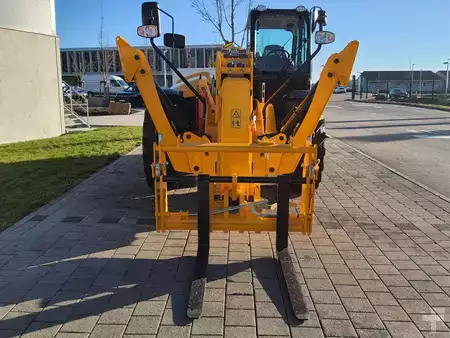 Manipulador fijo 2026  JCB 540-200 (2)