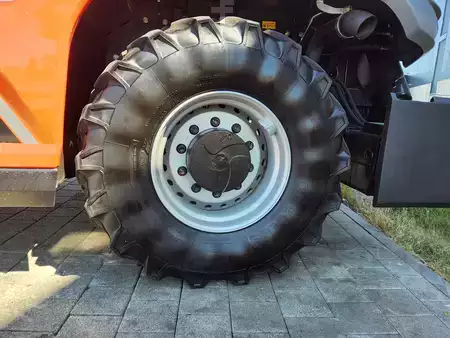 Ładowarki teleskopowe obrotowe 2026  Manitou MRT 3060 (9)