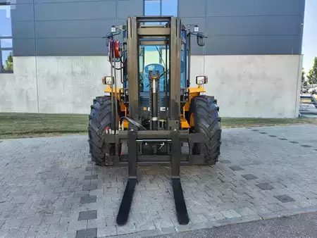 Empilhador todo-terreno 2026  JCB 940-4 SV (2)