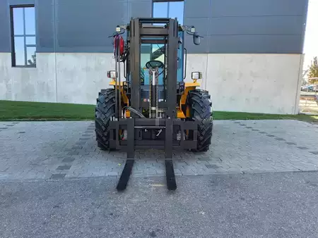 Terénní vysokozdvižný vozík 2026  JCB 940-4 SV (2)