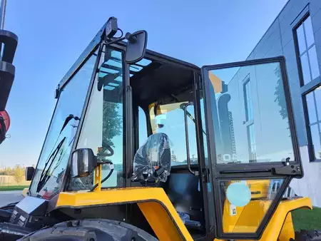Terénní vysokozdvižný vozík 2026  JCB 940-4 SV (6)