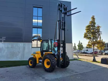 Terénní vysokozdvižný vozík 2026  JCB 940-4 SV (9)
