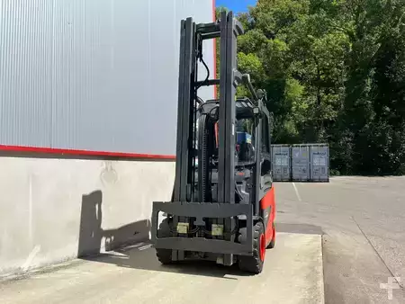 Elektro 4 Rad 2017  Linde E30H-01/600 (2)
