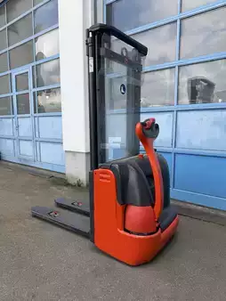 Hochhubwagen 2001  Linde L 12 (2)