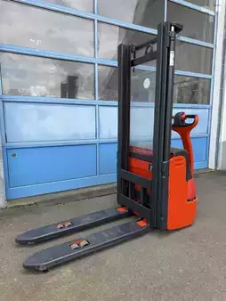 Hochhubwagen 2001  Linde L 12 (3)