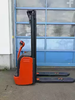 Hochhubwagen 2001  Linde L 12 (5)
