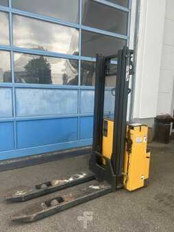 Stacker pedestre - Atlet CS 100 (2)