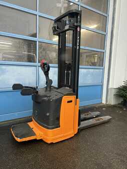 Stacker pedestre 2011  Still EGV-S20 (7)