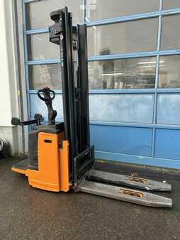 Stacker pedestre 2011  Still EGV-S20 (8)