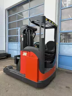 Schubmaststapler 2006  Linde R20 (2)