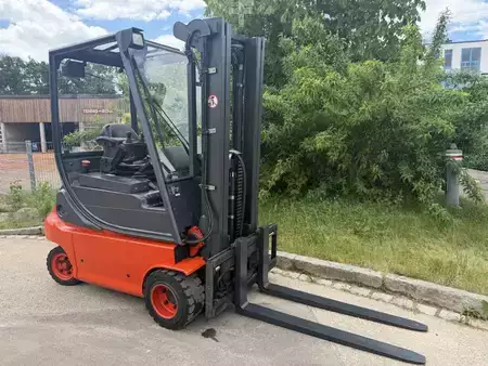 Elektro 4 Rad 1999  Linde E20P (6)