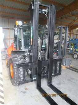 Empilhador todo-terreno 2017  Ausa C500 HX4 (9)