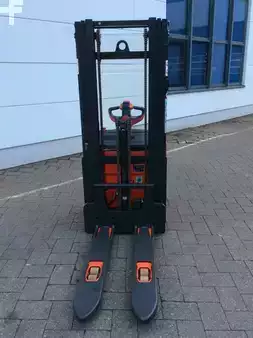 Hochhubwagen 2021  Linde L14 (1)