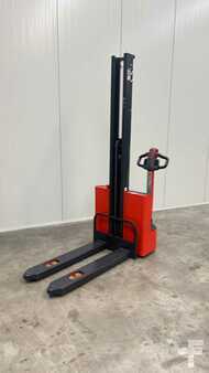 Elektryczne 4-kołowe 2022  Linde MM10 (2)